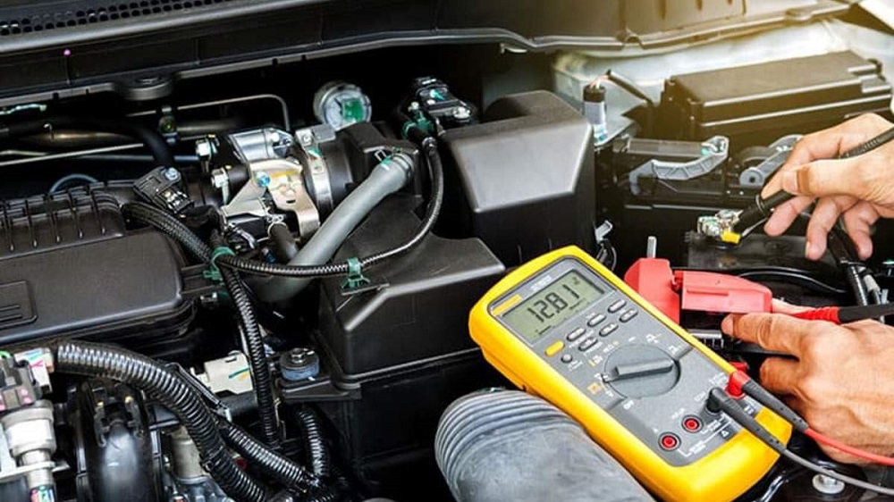 Quy trình bảo dưỡng xe ô tô đúng sẽ cách được nhà sản xuất hướng dẫn cụ thể cho khách hàng khi mua xe.